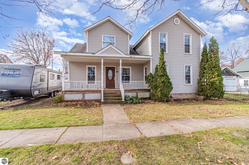 105 N 4th St, Shepherd, MI, 48883-5152 | Card Image