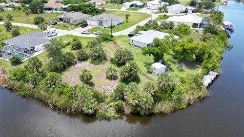 9412 President Cir, PORT CHARLOTTE, FL, 33981-4035 | Card Image