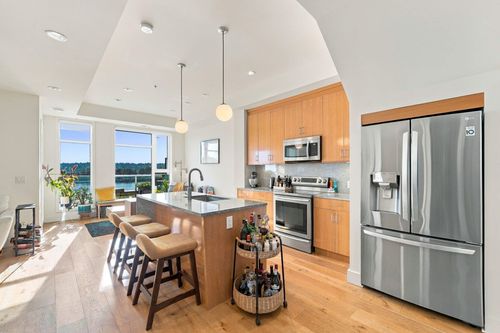 303-250 Columbia St, New Westminster, BC, V3L1A6 | Card Image