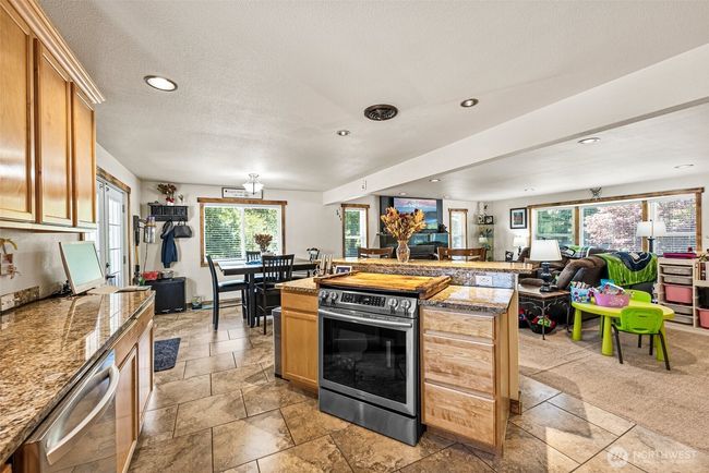 20311 Orting Kapowsin Hwy E, House other with 3 bedrooms, 3 bathrooms and 3 parking in Graham WA | Image 7