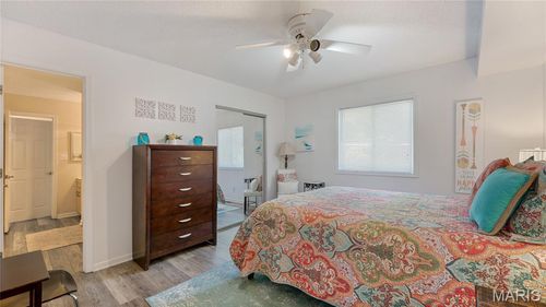 31391 Paradise Pt, Rocky Mount, MO, 65072-2976 | Card Image