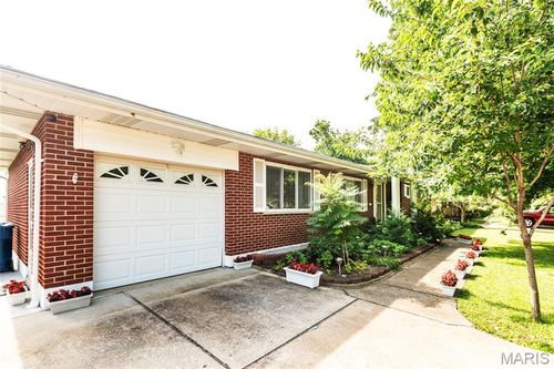 9904 Markhall Lane, Unincorporated, MO, 63123 | Card Image