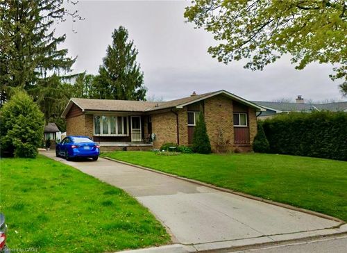 5487 Eaton Ave, Burlington, ON, L7L3S9 | Card Image