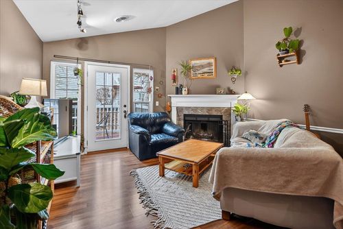 unit-7-7102 Flagship Dr, Madison, WI, 53719-2378 | Card Image