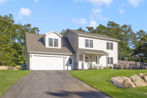 3 Victory Falls Rd, Coventry, RI, 02827-1644 | Card Image