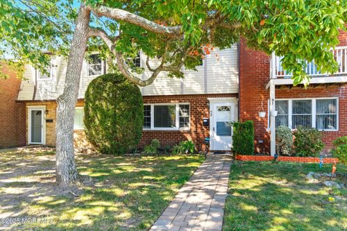58 Belinda Ct, Brick, NJ, 08724-7102 | Card Image