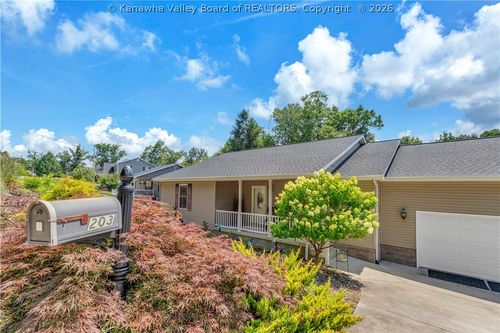 203 Knollwood Hts, Charleston, WV, 25302-4333 | Card Image