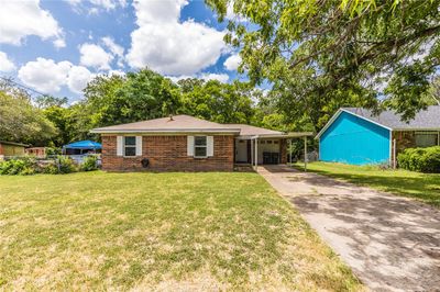 4001 Hiland Drive, Home with 3 bedrooms, 1 bathrooms and 2 parking in Waco TX | Image 3