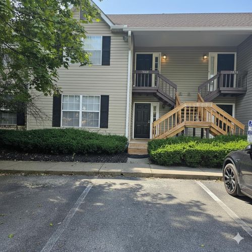 7871 Thornfield Ln, Columbus, OH, 43235-1897 | Card Image