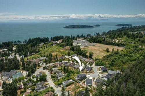 5618 Dungeness Pl, Sechelt, BC, V7Z3A3 | Card Image