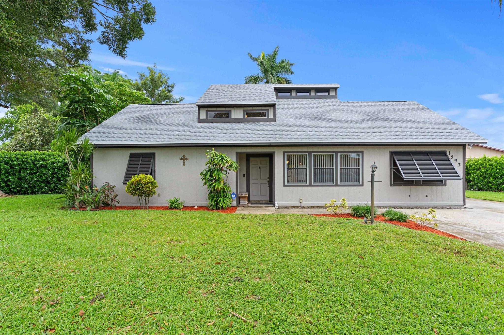 Woods Bend Rd, West Palm Beach, FL 33406