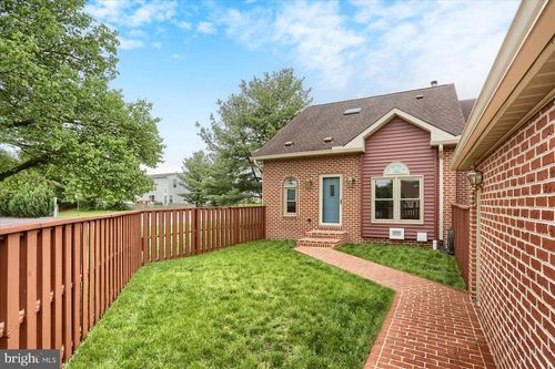 510 Peppercorn Sq, ENOLA, PA, 17025-2615 | Card Image