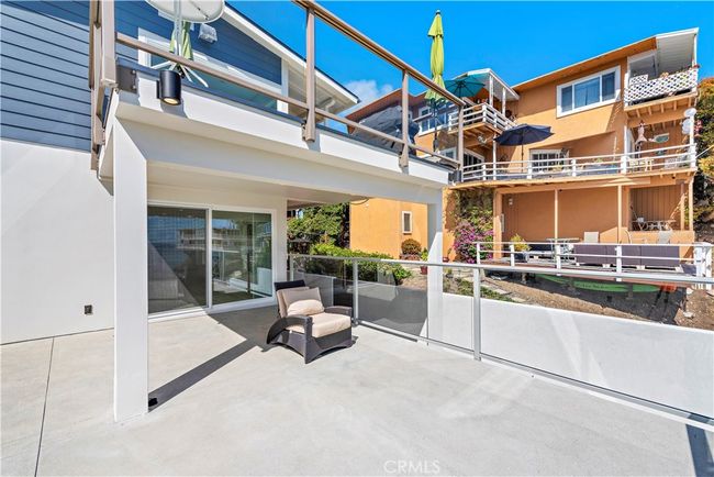 827 Cliff Dr, Condo with 2 bedrooms, 2 bathrooms and 1 parking in Laguna Beach CA | Image 4