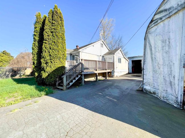 12832 114 Avenue, House other with 2 bedrooms, 1 bathrooms and 3 parking in Surrey BC | Image 4