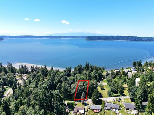 8222 Shoemaker Road, Marysville, WA, 98271 | Card Image