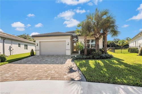 11453 Jacaranda Dr, NAPLES, FL, 34120-3847 | Card Image
