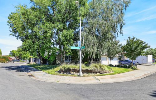 1601 Grenoble Dr, Woodland, CA, 95695-5146 | Card Image