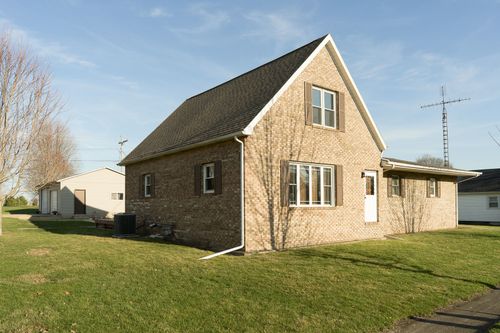 201 S Brush Ave, Ladd, IL, 61329-9744 | Card Image