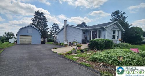488 Daniels Rd, Nazareth, PA, 18064-8963 | Card Image