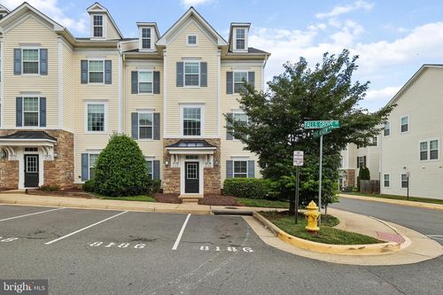 8186 Falls Grove Dr, MANASSAS, VA, 20111-1793 | Card Image