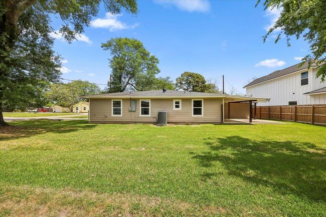 2505 Avenue F, House other with 5 bedrooms, 3 bathrooms and null parking in Nederland TX | Image 32