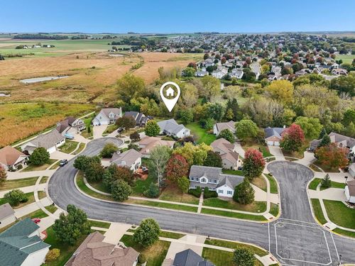 919 Lochmoore Dr, Waunakee, WI, 53597-2263 | Card Image