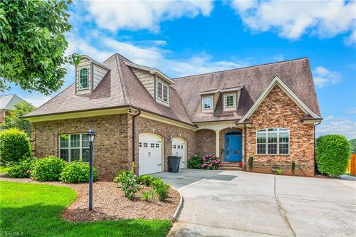 6147 Olde Fields Way, Pfafftown, NC, 27040-8223 | Card Image