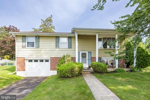 900 Chestnut St, ROYERSFORD, PA, 19468-2120 | Card Image