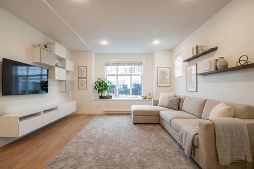 85-27735 Roundhouse Dr, Abbotsford, BC, V4X0B9 | Card Image