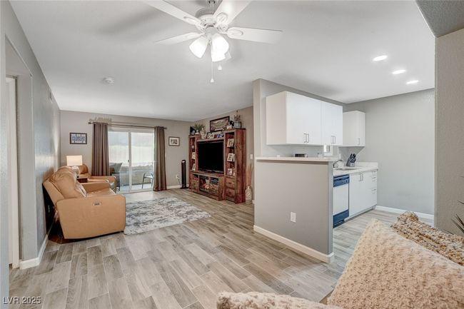1123 - 2300 E Silverado Ranch Blvd, Condo with 1 bedrooms, 1 bathrooms and null parking in Las Vegas NV | Image 5