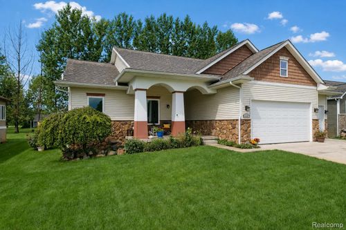 16351 Silver Fox Cir, Linden, MI, 48451-9174 | Card Image