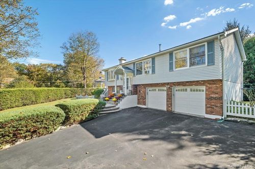 9 Aqueduct Rd, Garrison, NY, 10524-1161 | Card Image
