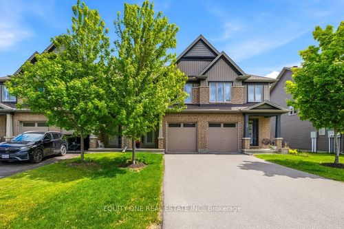 32 Duncanville Street, Russell, ON, K4R0E8 | Card Image