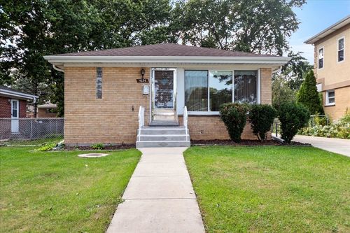 9234 Central Ave, Morton Grove, IL, 60053-1524 | Card Image
