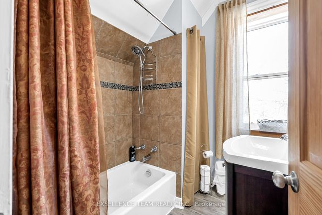1654 County Rd, House other with 4 bedrooms, 2 bathrooms and 6 parking in Dunvegan ON | Image 25