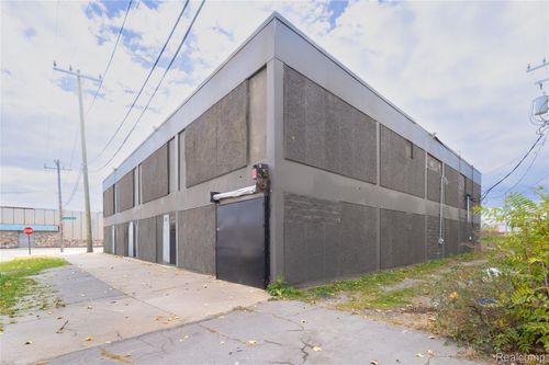 531 E 7 Mile Rd, Highland Park, MI, 48203-2023 | Card Image