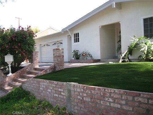 22028 Independencia St, Woodland Hills, CA, 91364-5023 | Card Image