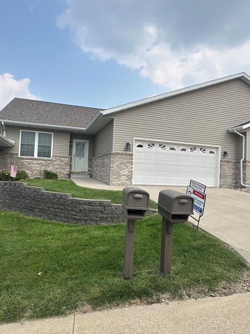 2615 27th Ave N, Fort Dodge, IA, 50501-8793 | Card Image