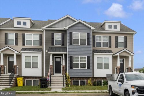 31 Moses Dr, MARTINSBURG, WV, 25405-1142 | Card Image