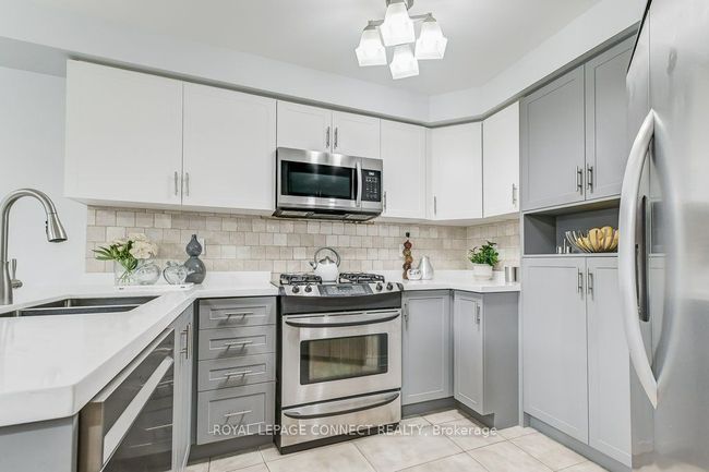 12 Harry Blaylock Dr, House attached with 4 bedrooms, 4 bathrooms and 2 parking in Markham ON | Image 18