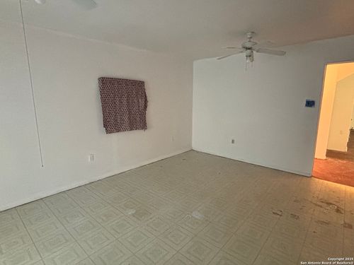 214 W Rodriguez St, Del Rio, TX, 78840-6426 | Card Image