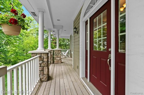 477 E Commerce St, Milford, MI, 48381-1719 | Card Image