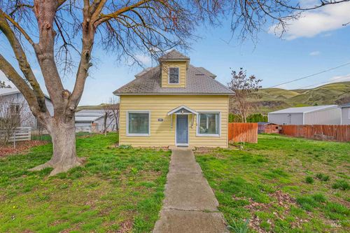 815 2nd St, Asotin, WA, 99402-9542 | Card Image