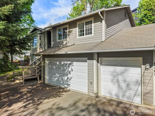 5062 23rd Ave Sw, Seattle, WA, 98106-1395 | Card Image