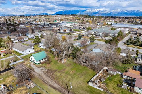 195 Two Mile Dr, Kalispell, MT, 59901-3446 | Card Image