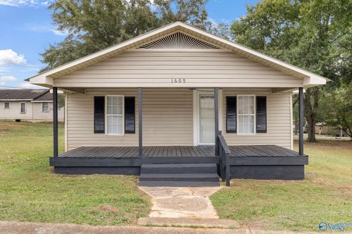 1609 Obrig Ave, Guntersville, AL, 35976-1827 | Card Image