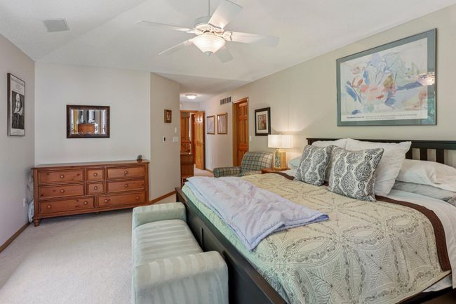 Large primary suite with new custom built in closet | Image 15
