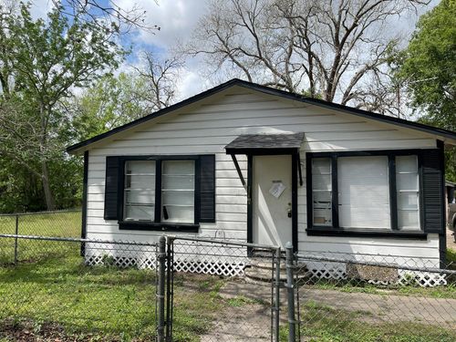 3020 Avenue D, Bay City, TX, 77414-7129 | Card Image