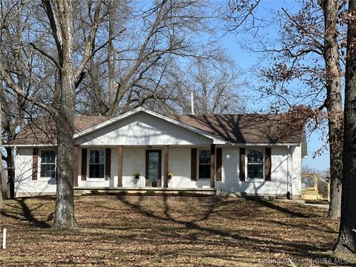 470 W Whiskey Run Rd Ne, New Salisbury, IN, 47161-8809 | Card Image