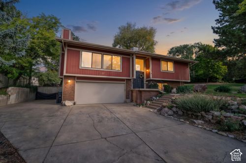 552 E 3300 N, North Ogden, UT, 84414-1621 | Card Image
